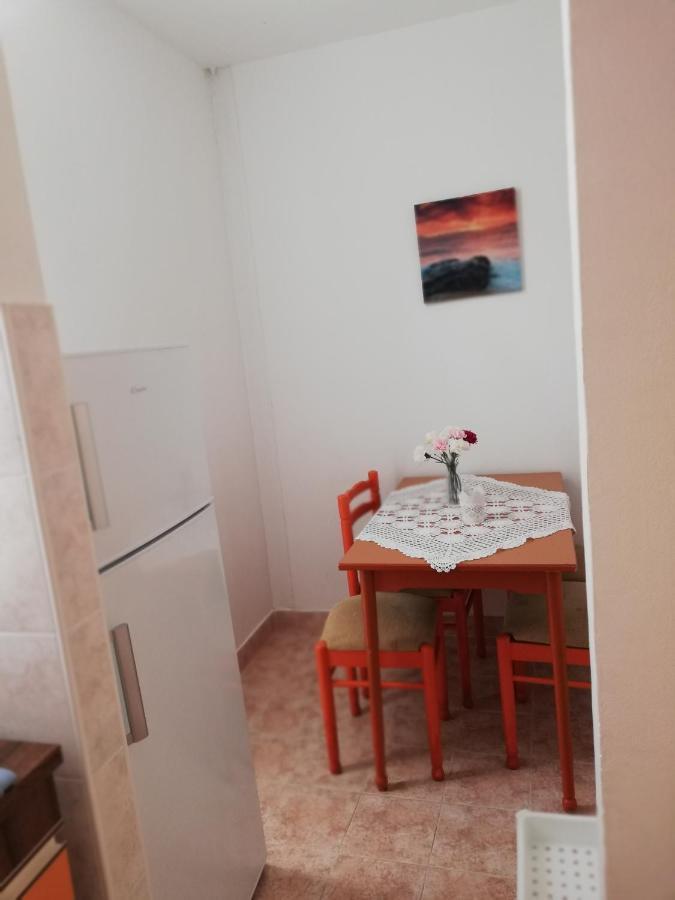 Apartment Basic Petrcane Exterior foto