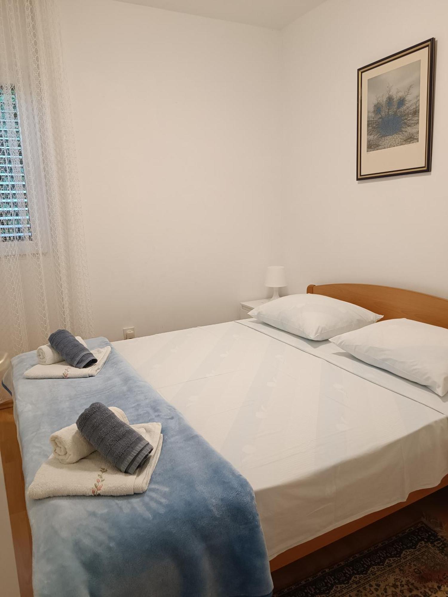 Apartment Basic Petrcane Exterior foto