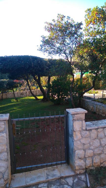 Apartment Basic Petrcane Exterior foto